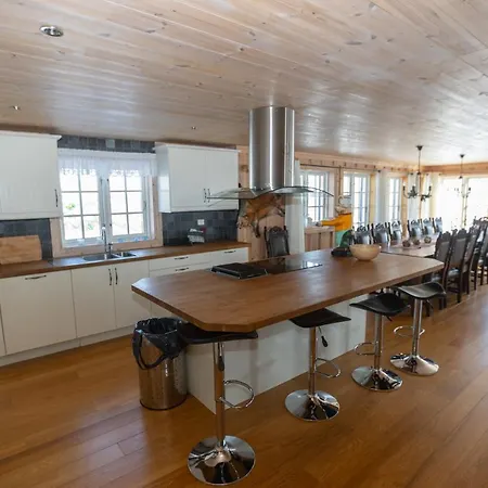 Holiday With 13 Bedrooms Вилла